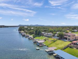 119 Christopher Concierge Services Available