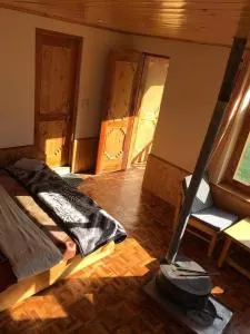 Houseujhidhaar - Tāndi