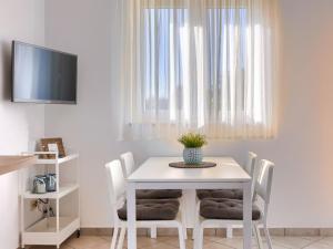 Apartment Fiore-2 by Interhome 