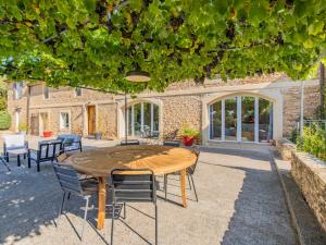 Holiday Home Le Mas des Buis by Interhome