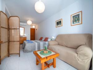 Studio Apolo VI-6 by Interhome