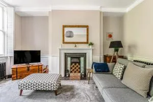 Pass the Keys Luxury Converted Victorian Flat in Leafy Highbury - Highbury
