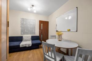 2Br Apt Metro Railwaystation