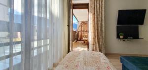 Gondola Ski Lift Apartment