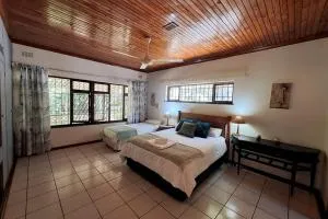 Lovely 3 Bedroom house near the beach. - Glenmore Beach