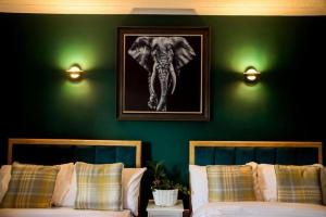Quadruple Room room in Lomond Park Hotel