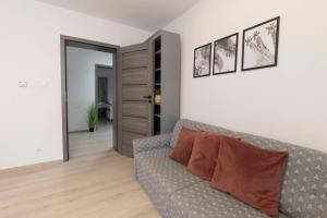 WOLSKA APARTMENT 80m2 - 7 people, 3 rooms