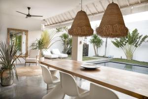 Tropical 3bdr poolvilla in heart of Seminyak