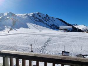 Studio lumineux cabine ski-inski-out, 34 pers, vue pistes - FR-1-181-2595