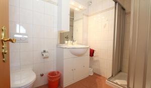 Triple Room with Balcony room in B&B Hotel Alpina
