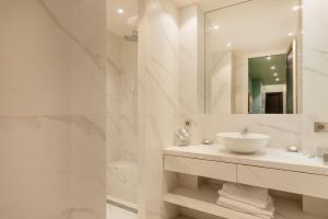 Paris Wagram Design Residence