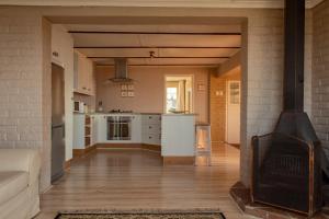 Daneswold Country Cottage and Manor House