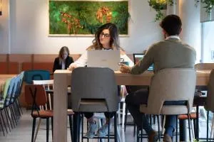 潘普洛纳客床酒店 - 科多维拉