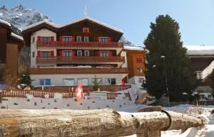 Hotel Alpina - Sankt Niklaus