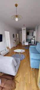 Luxury new apartament private parking self check in