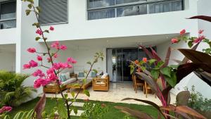 3 Bedroom Beach Villa With Parking