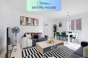 Modern 5 Bedroom 3 Bathroom Serviced House Aylesbury with Parking By 360Stays - Marsworth