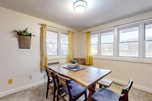 Falling Leaf Hideaway