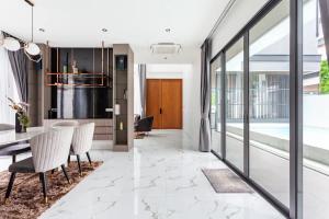 Astro Deluxe 4 Bedrooms Villa