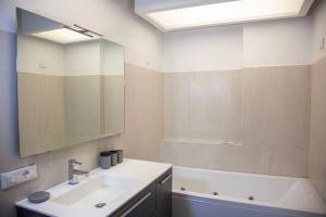 ROME Chic and Elegant Apartment near METRO Station
