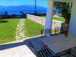 Beachfront Skaloma Villa