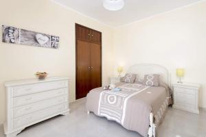 Villa Luis Gale by Villa Plus