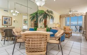 Island Royale 404 condo