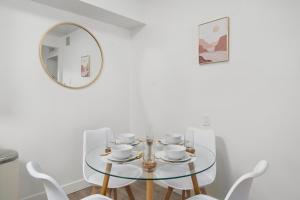 Discover Uptown! Quiet Location & Parking & Washer Dryer