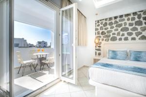 Deluxe Suite with Hot Tub and Pool View room in Liana Beach Hotel & Spa