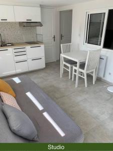 Villas Maison 8 pers 1 minute parc des expositions : photos des chambres