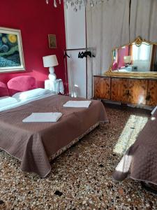 Triple Room with Canal View Shared Bathroom room in Princess Canal View