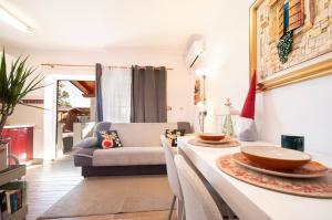Apartment Opatija with Garden and Seaview 