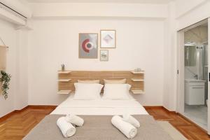 Golden Acropolis 3BD apartment