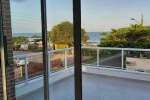 Casa nova com vista para o mar 30 metros do mar - Pontal