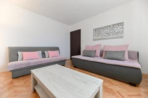 Apartments by the sea Seline, Paklenica - 6564