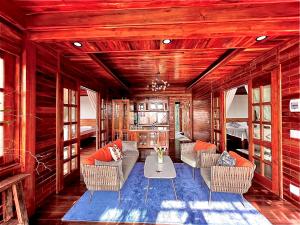 Ong Vinh House - Living Among Nature !