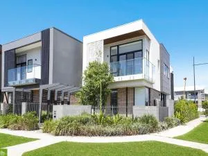 Seabreeze at the Marina - Dunmore