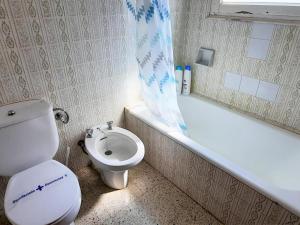 Apartamento Familiar Cerca de la Playa en Llançà con Aparcamiento y Mascotas Permitidas - ES-170-2