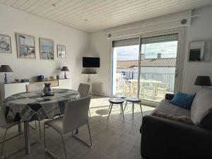 Appartement cosy avec terrasse près du port - FR-1-224B-210