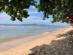 Jomtien Beach Penthouse by PSR