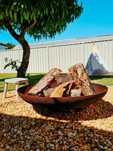 2-Min Walk to Beach Modern Firepit Yard Kids welcome - Umina Beach 