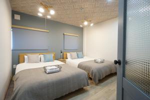 Soumato 2mins walk to station 4mins NANBA 25mins USJ