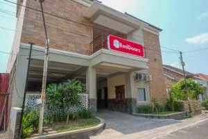 RedDoorz Syariah @ Klodran Solo - Kadipiro