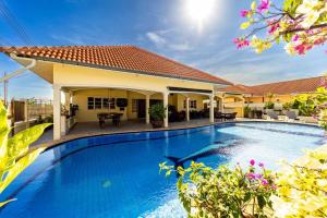 3 Bedroom Pool Villa Close to City Center! S102