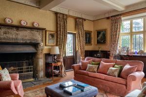 Pentrehobyn Hall sleeps 18