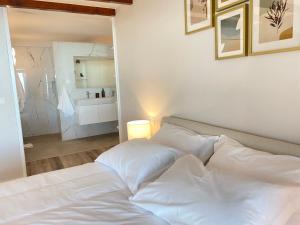 Myrtus - House with sea view and garden