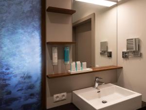 Nuhr Medical - Hotel & Restaurant - Ab 2 Nächte von 13 Feb 26 - 15 Feb 26 Kostenlose Zimmerdekoration & 1 Flasche Sekt für den Valentinstag, Champagner & Kaviar am 14 Feb um 18 Uhr bitte Tisch vorreservieren