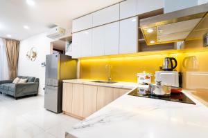 Saigon Royal Apartment 2 bedroom in center for 30 nights above