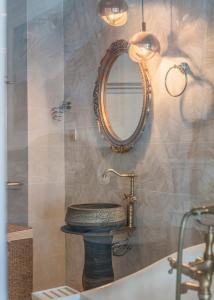 Súp Lơ House (Broccolis House)