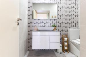 Benfica Apartments II by Homing